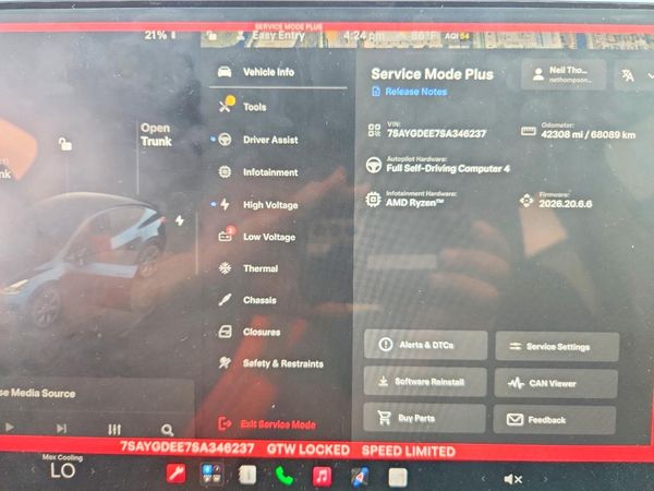 2025 TESLA MODEL Y