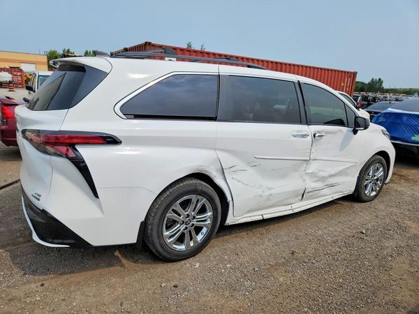 2023 TOYOTA SIENNA