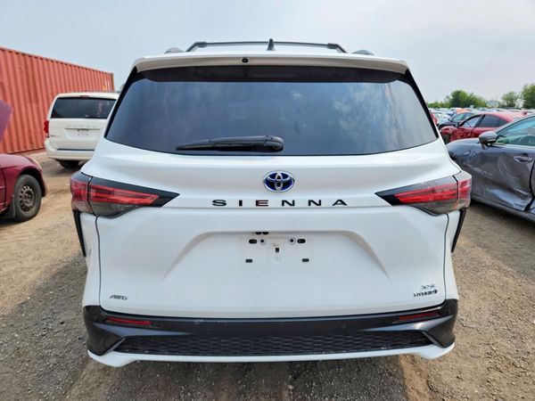 2023 TOYOTA SIENNA