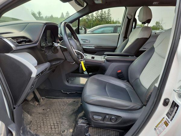 2023 TOYOTA SIENNA