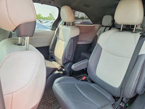 2023 TOYOTA SIENNA