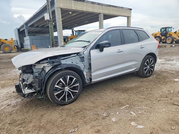2025 VOLVO XC60