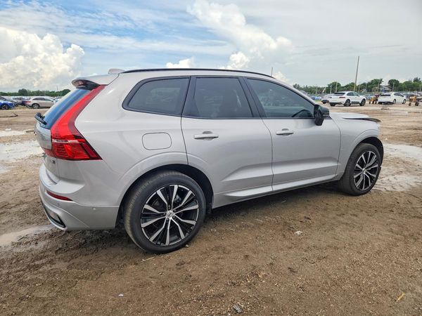 2025 VOLVO XC60