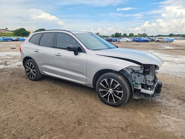 2025 VOLVO XC60