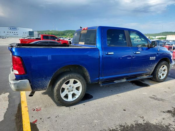 2016 RAM 1500 SLT