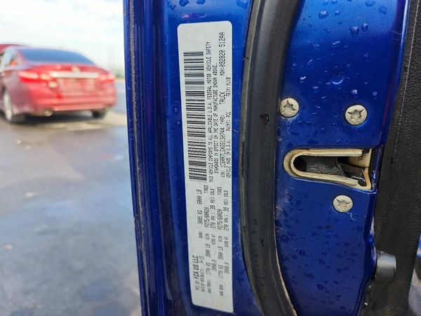 2016 RAM 1500 SLT