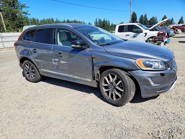 2017 VOLVO XC60 Dynamic