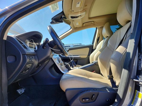 2017 VOLVO XC60 Dynamic