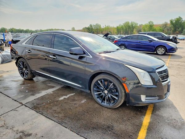 2014 CADILLAC XTS Platinum