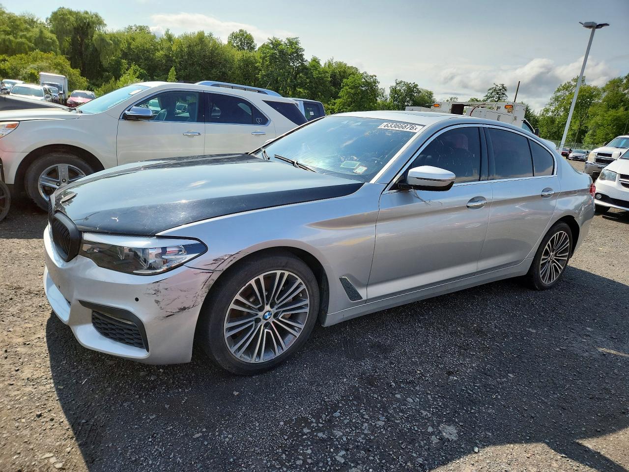 2018 BMW 5 SERIES xDrive — Front 3/4