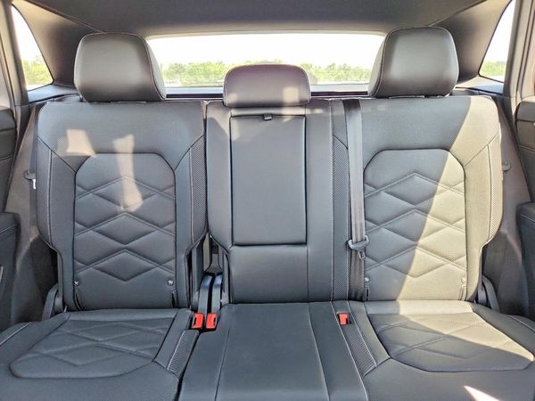 2024 VOLKSWAGEN ATLAS CROSS SPORT 4Motion SE w/Technology