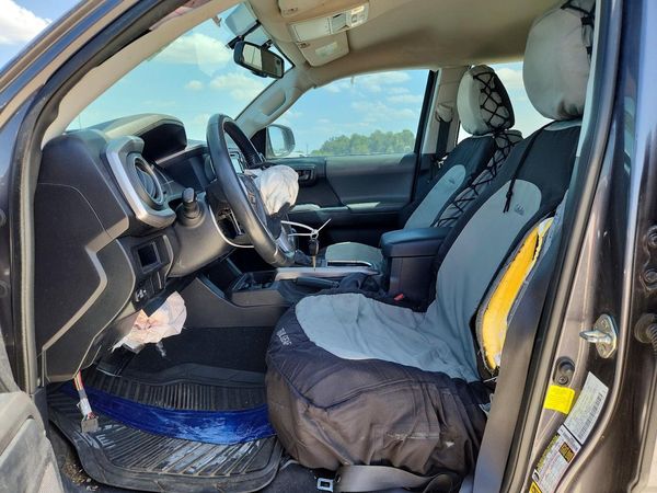 2017 TOYOTA TACOMA