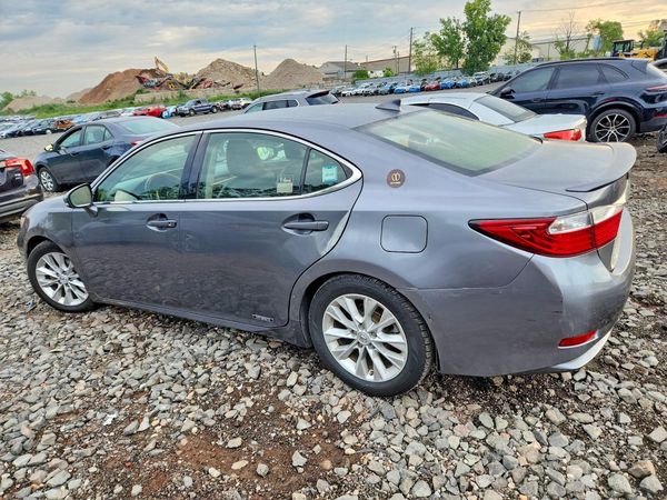 2015 LEXUS ES 300h