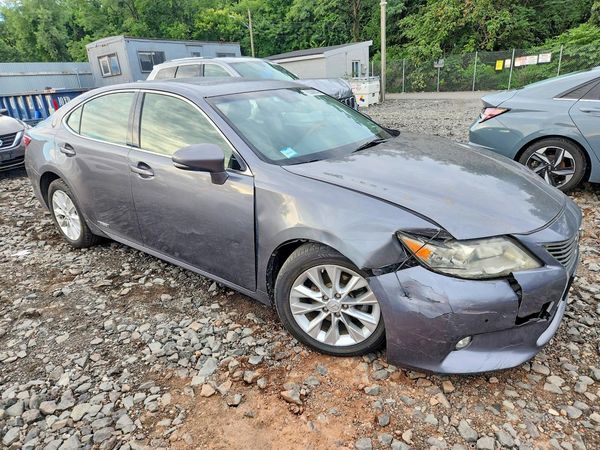 2015 LEXUS ES 300h