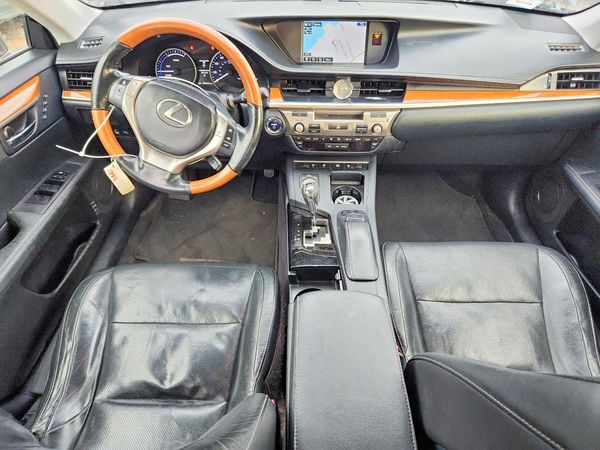 2015 LEXUS ES 300h