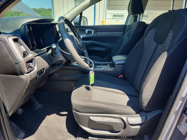2022 KIA SORENTO LX