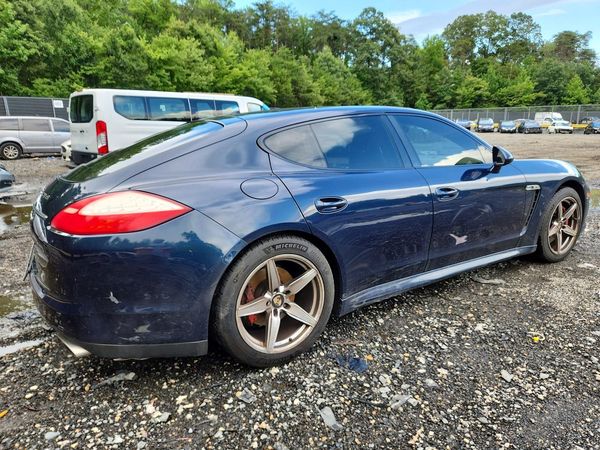 2012 PORSCHE PANAMERA