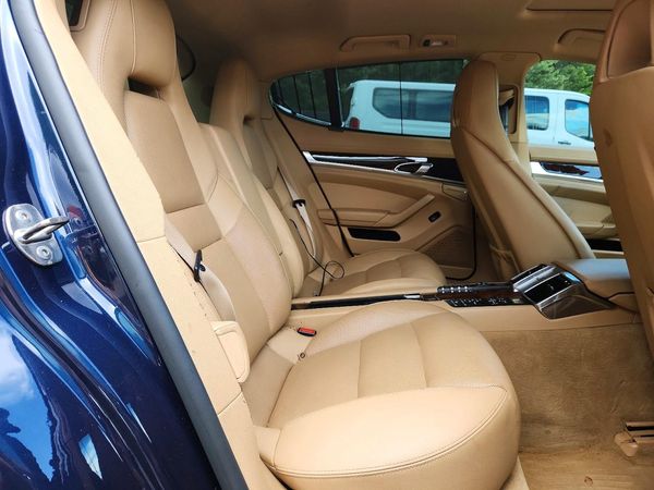 2012 PORSCHE PANAMERA
