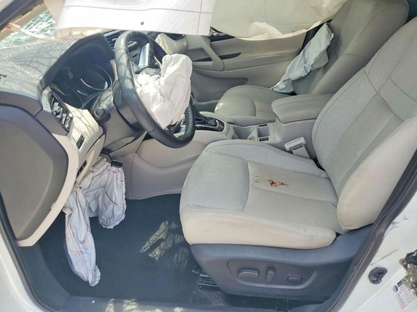 2022 NISSAN ROGUE SL — DENT