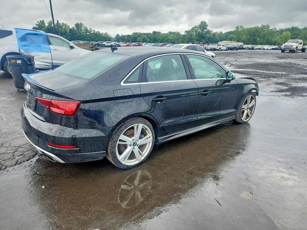 2018 AUDI RS3 quattro