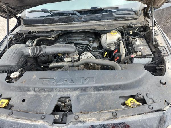 2020 RAM 1500 Big Horn, Lonestar — Engine bay