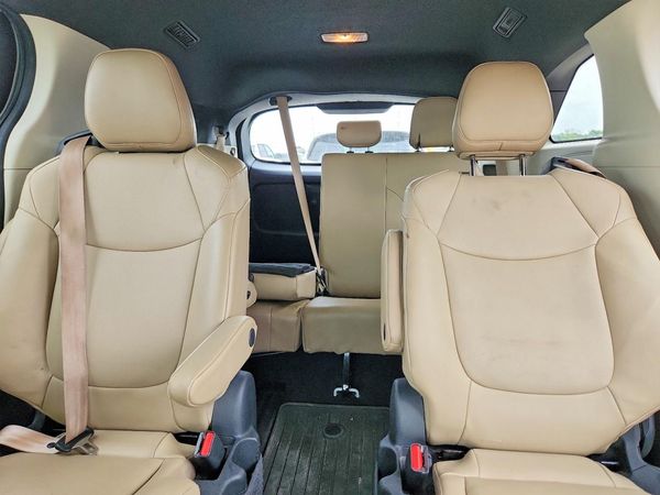 2021 TOYOTA SIENNA XLE Plus Package