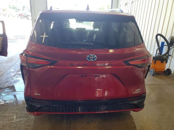 2023 TOYOTA SIENNA