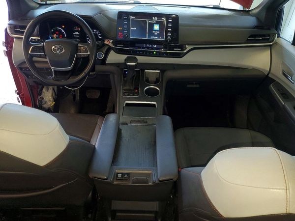 2023 TOYOTA SIENNA