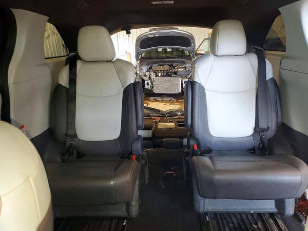 2023 TOYOTA SIENNA
