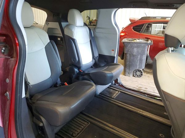 2023 TOYOTA SIENNA