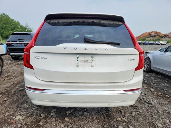 2025 VOLVO XC90