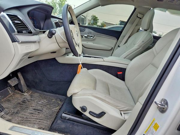 2025 VOLVO XC90