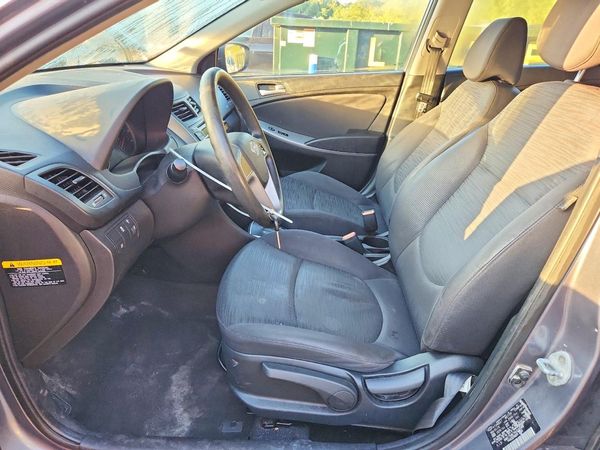 2017 HYUNDAI ACCENT SE Base