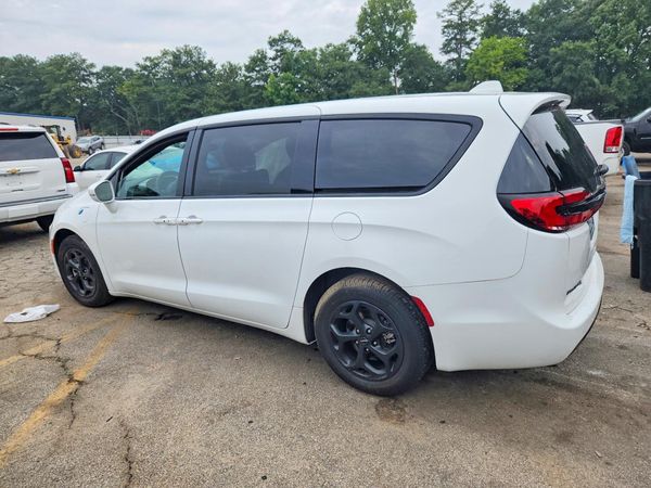 2022 CHRYSLER PACIFICA