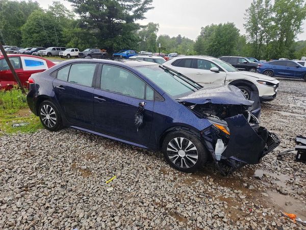 2020 TOYOTA COROLLA LE — Passenger 3/4