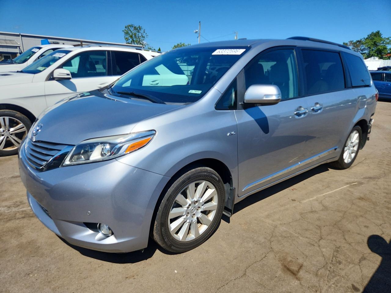 2017 TOYOTA SIENNA