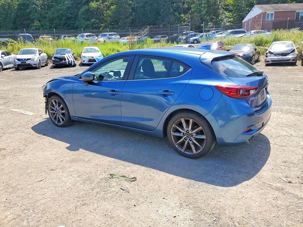 2018 MAZDA 3 Touring