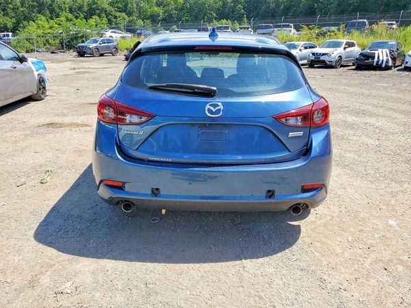 2018 MAZDA 3 Touring