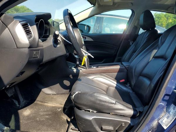 2018 MAZDA 3 Touring