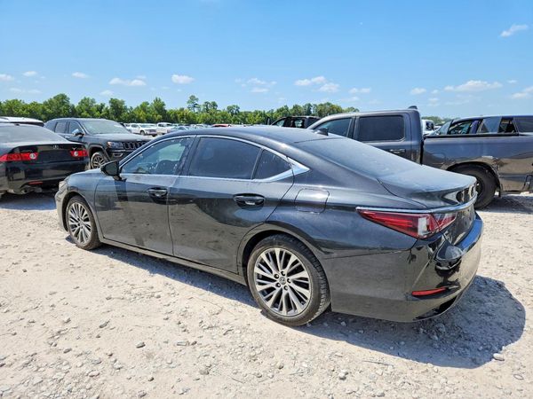 2019 LEXUS ES