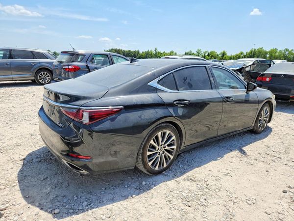2019 LEXUS ES