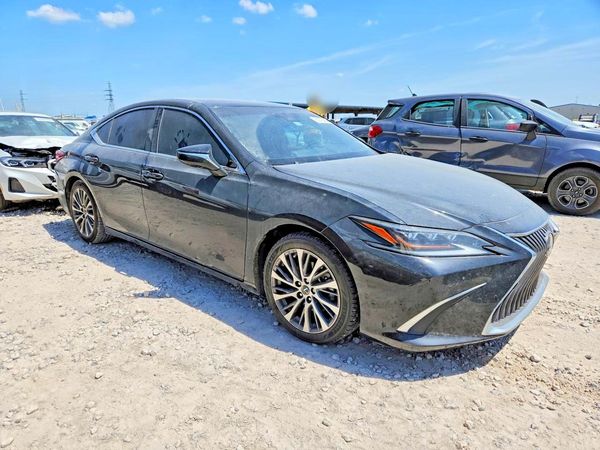 2019 LEXUS ES