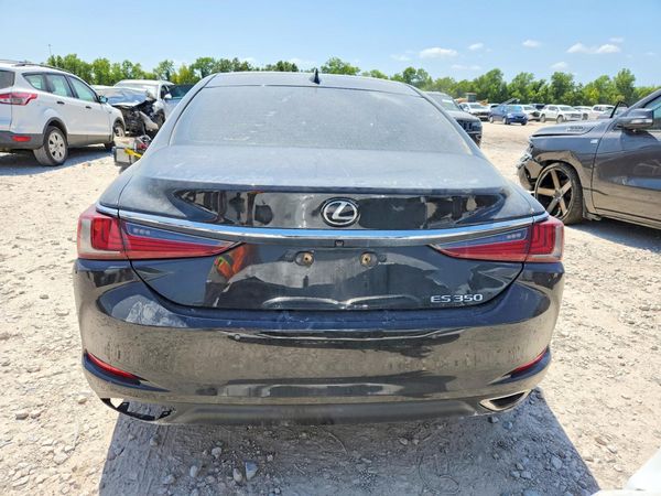 2019 LEXUS ES
