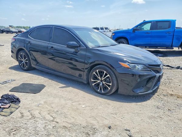 2018 TOYOTA CAMRY L/LE/SE/XLE — Passenger 3/4