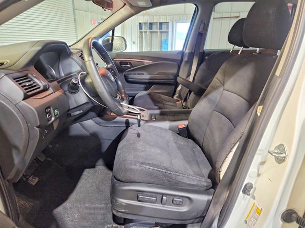 2019 HONDA PILOT EX — DENT