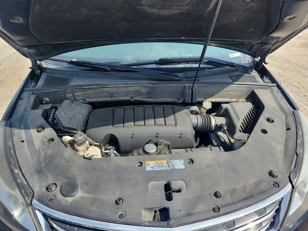 2017 CHEVROLET TRAVERSE 1LT — Engine bay