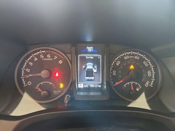 2022 TOYOTA TACOMA SR5