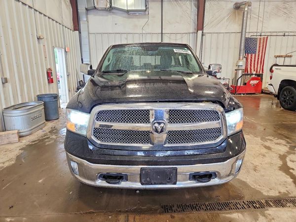 2018 RAM 1500 SLT