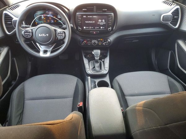 2024 KIA SOUL LX, S