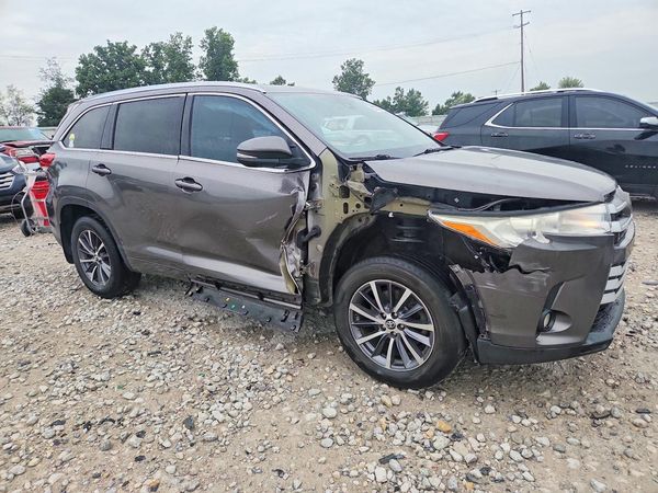 2017 TOYOTA HIGHLANDER SE/XLE